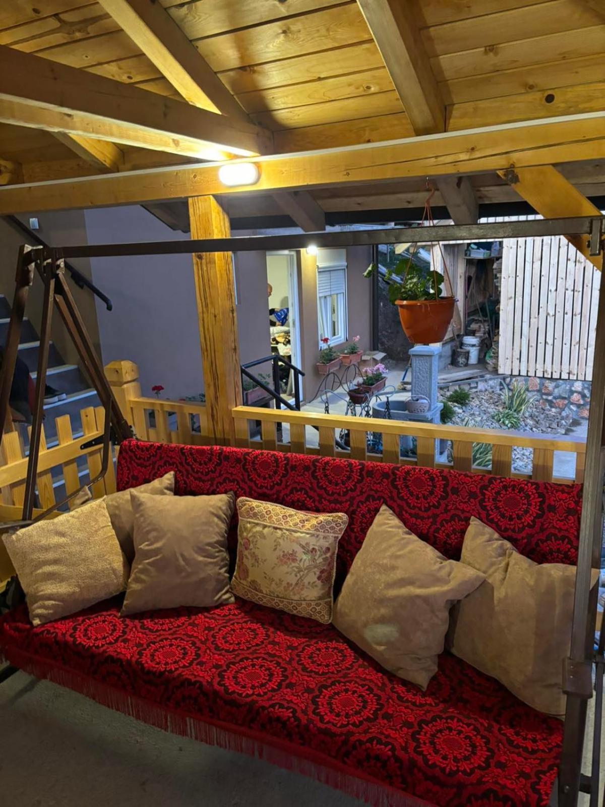 Отель Ljubav Stara Zaovine Lazici Экстерьер фото